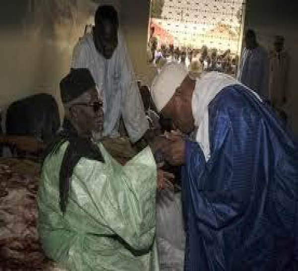 Dernière minute: Abdoulaye Wade va recueillir les bénédictions du khalife des mourides avant de se rendre au meeting