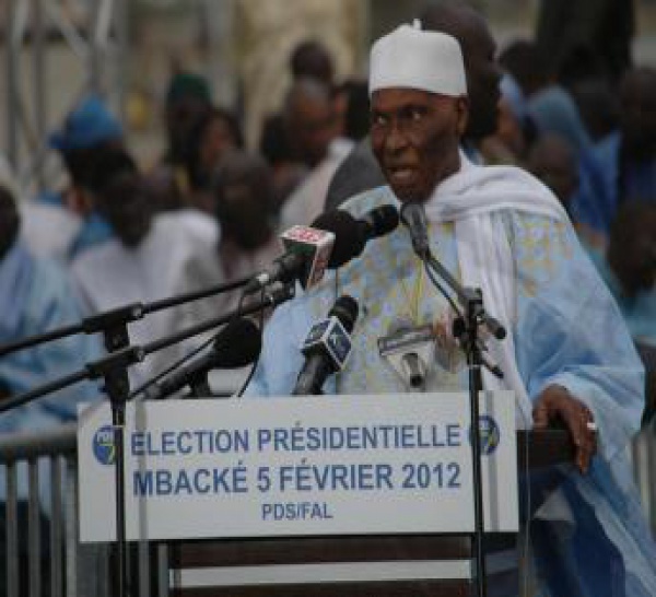 Me Wade ’’quittera le pouvoir’’ le 26 février, selon Macky Sall