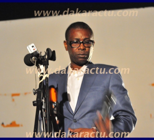 Dernière minute: Prenant la parole à Thiès, Youssou Ndour repousse le micro de la RTS qui lui est tendu 
