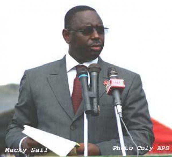 Macky Sall soumet son programme au khalife des mourides