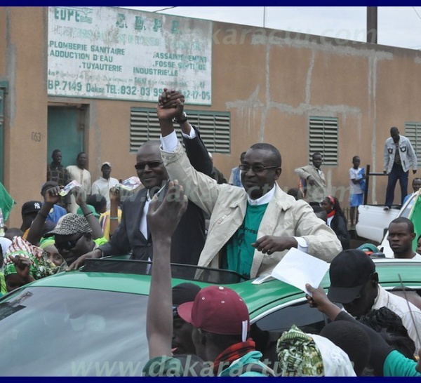Vivez en images l'attaque contre le convoi d'Ousmane Tanor Dieng