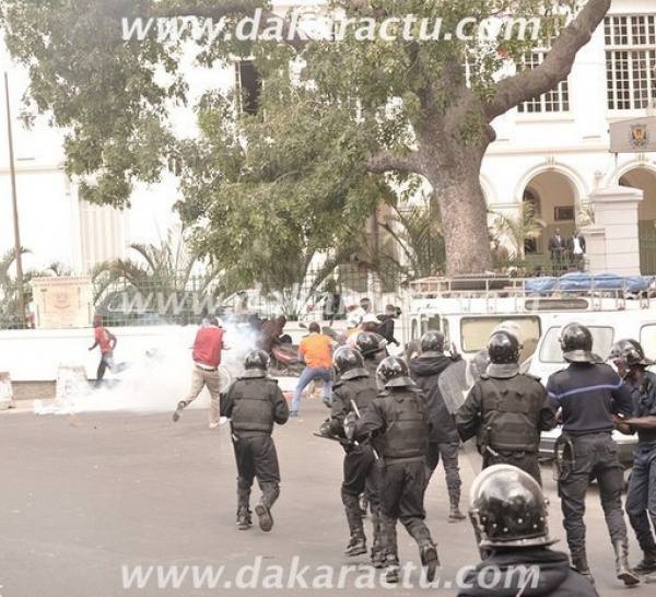 Dernière minute: Nouveaux affrontements à côté de la mairie de Dakar