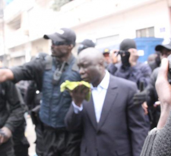 Photos : Les images exclusives de Idrissa Seck qui a reçu une grenade lacrymogène
