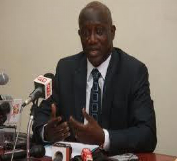Serigne Mbacké Ndiaye,  porte-parole de la présidence de la République, annonce des sanctions