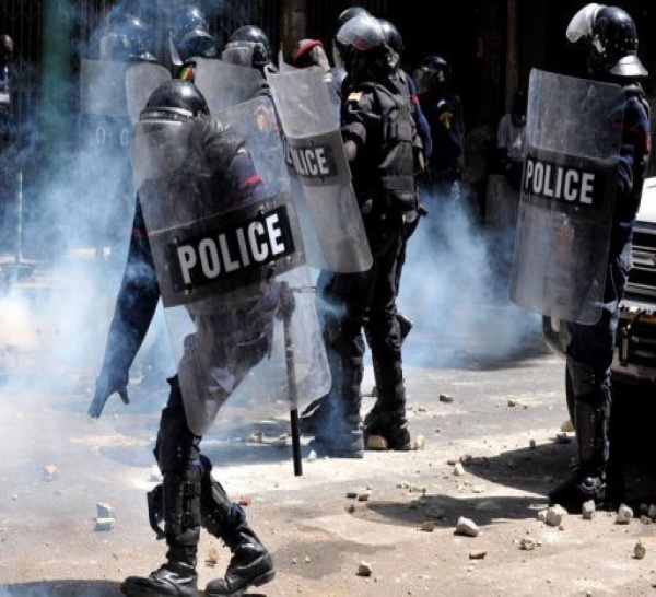 Dernière minute: Un manifestant blessé à l'oeil à Rufisque