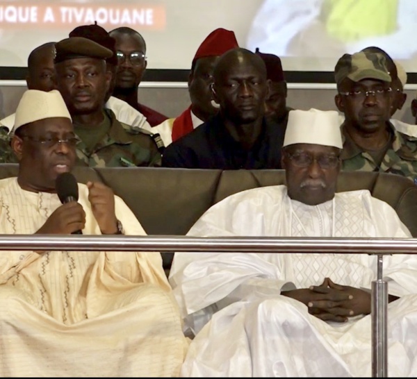 Visite à Tivaouane : Macky Sall vante ses relations avec le Khalife des Tidianes et la famille de Seydi El Hadj Malick Sy.