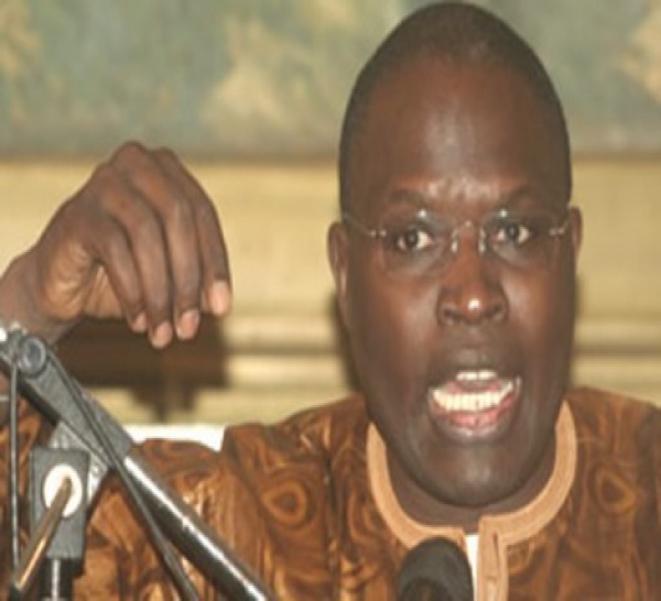 Khalifa Sall dans son centre de vote suit le rang comme tout le monde.