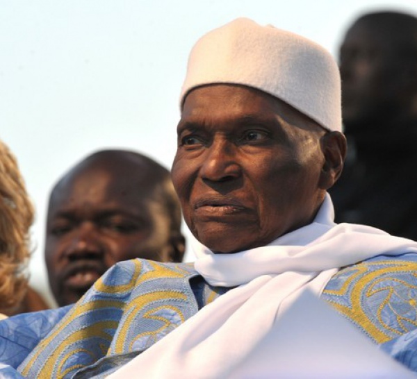 Dernière minute: 12h15 : Abdoulaye Wade hué et acclamé à son bureau de vote (audio)