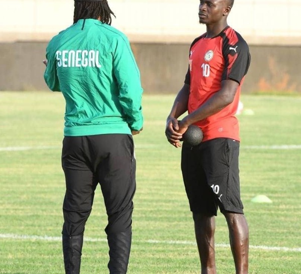 2eme Galop d'entraînement des Lions : Sadio Mané qui est arrivé vers 15h, n'a pas pris part à la séance collective...