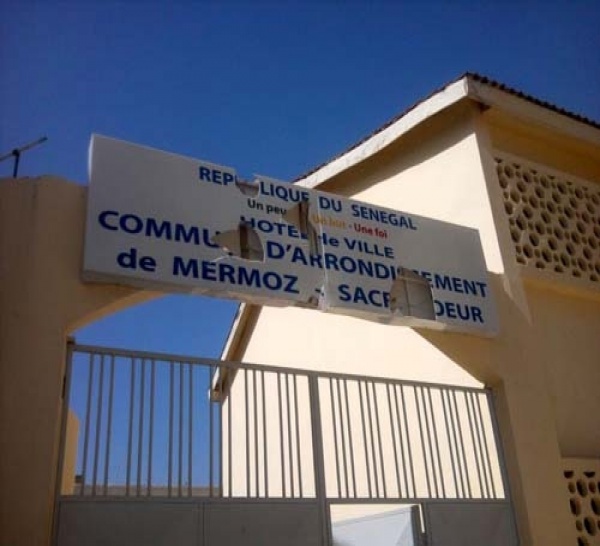 Dernière minute: Des individus ont pénétré dans la mairie de Barthélémy Dias et ont pris les deux ordinateurs du maire.
