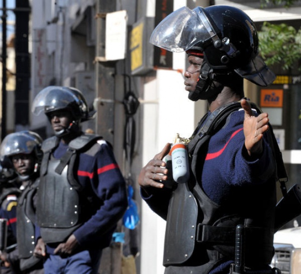 Insolite: Un policier meurt après une collision avec une charette.