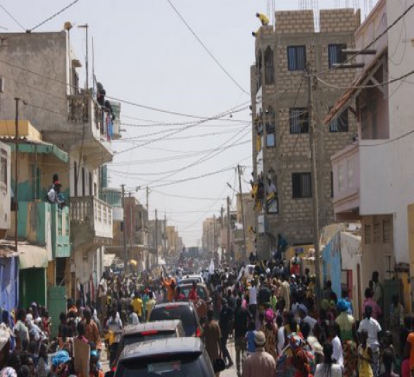 Le cortège de Macky Sall attaqué par des nervis du Pds à Saint-Louis (Voir les photos)