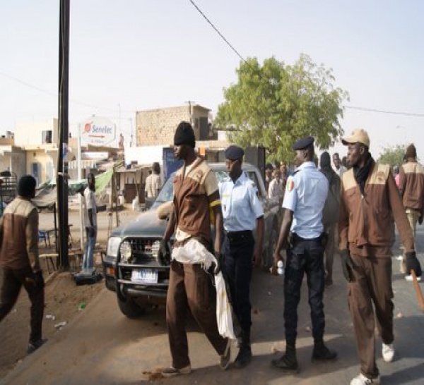 Le cortège de Macky Sall attaqué par des nervis du Pds à Kébémer (Voir les photos)