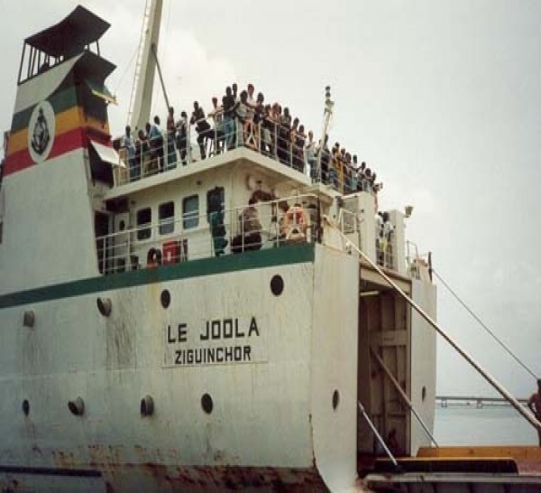 Des bourses pour les orphelins du Joola.