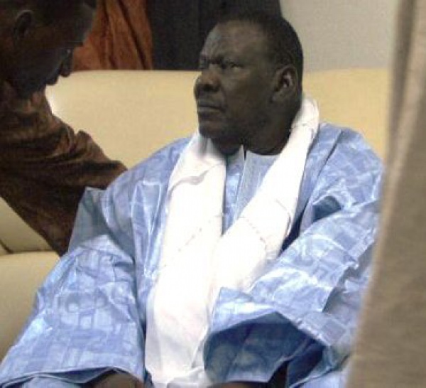 Le "thiant" hebdomadaire de Cheikh Bethio se déplace à la Place de l'Obélisque.