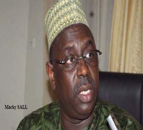 Macky Sall: "J'ai envoyé Wade chez Ardo au premier tour, le 25 je vais le terrasser doucement".