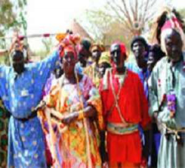 Les Saltigués None de Thiès prédisent une victoire de Macky et une effusion de sang.
