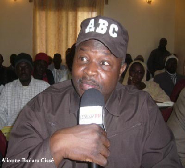 Me Alioune Badara Cissé: "Nous avons des informations que des objets de valeur sont en train d'être dévalisés par l'Etat du Sénégal".