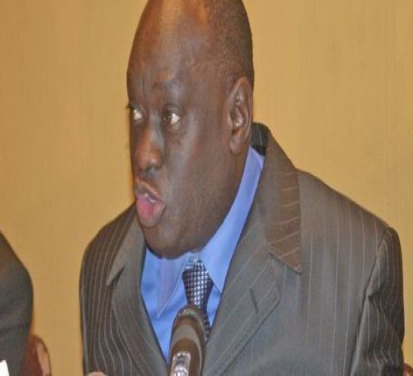 Lors de son arrestation, Elhadji Diouf s'est battu contre les policiers qui ont été obligés de lui passer les menottes.