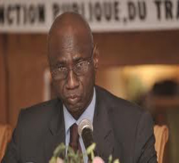 Wade aura ’’une victoire éclatante’’, selon Diakaria Diaw