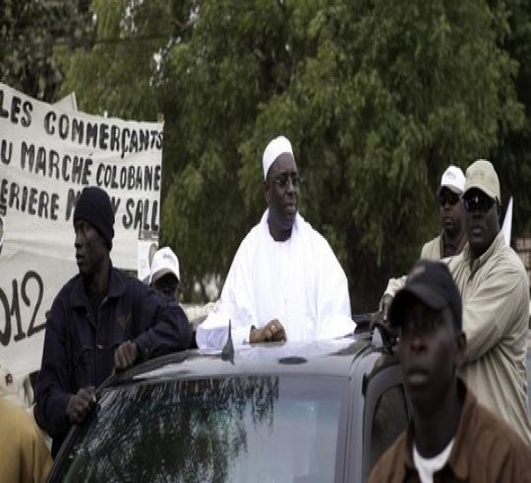 Différend entre chauffeurs de taxis et Taxis du Sénégal (Tds): Macky donne un délai, Wade prend rendez-vous pour mardi.