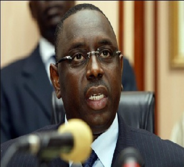 Macky Sall gagne au centre des jeunes de Grand-Yoff.