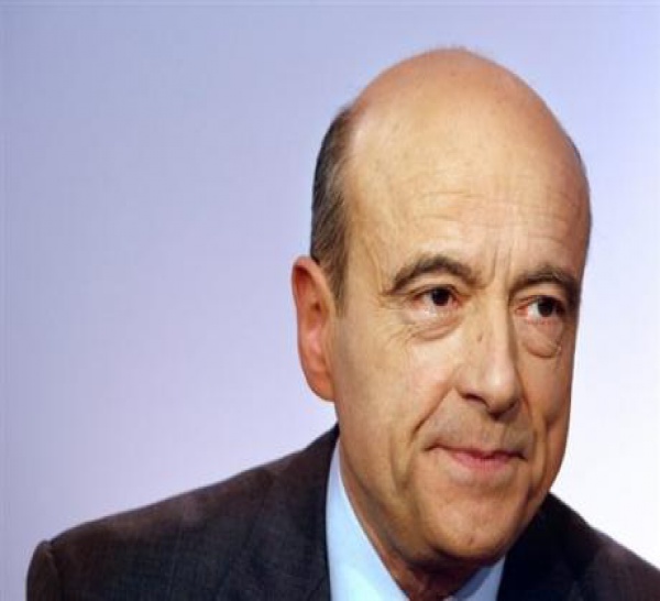 Alain Juppé à Dakar le 2 avril 2012 pour l'investiture de Macky Sall