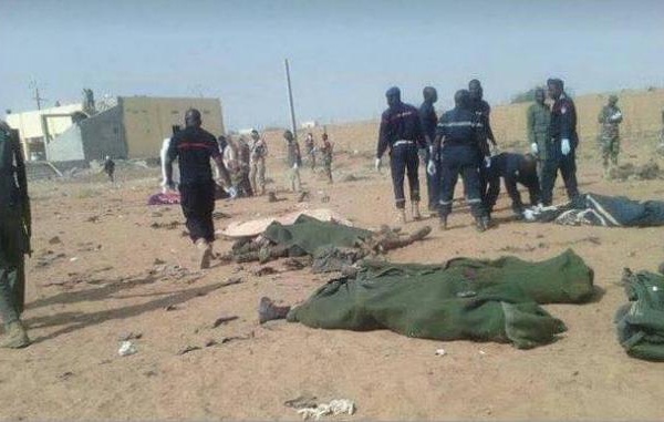Attaque contre une position de l'armée nigérienne à Inates : 70 soldats seraient tués, Issoufou interrompt sa participation au mini-sommet de Pau.