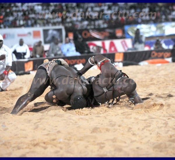 Revivez en images la victoire d'Eumeu Sène contre Lac de Guiers.