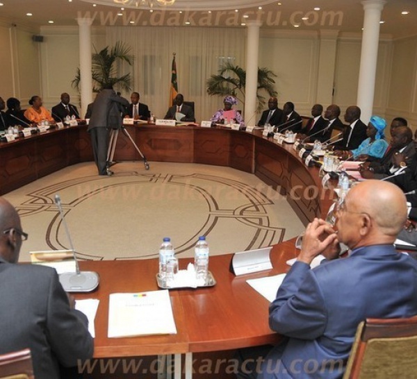 Le Conseil des ministres, un lieu stratégique de la décision gouvernementale