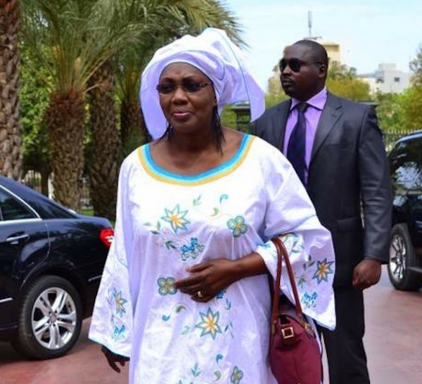 Violente dispute entre Aminata Tall et Abdou Aziz Mbaye pour un bureau.