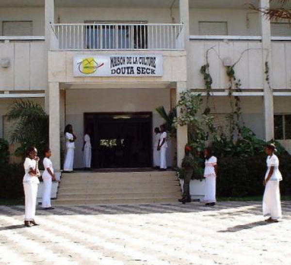 Reconduction d'Awa Cheikh Diallo à la tête de la Maison de la Culture : Youssou Ndour répare la sottise d'Awa Ndiaye.