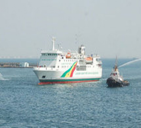 Le Bateau « Aline Sitoé Diatta » A frôlé le pire . Selon le Commandant Makhtar Fall : "Le bateau s’est échoué sur un banc de sable" 