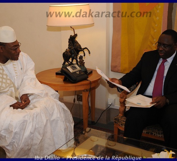 Les images de la remise des lettres de créances des ambassadeurs du Mali, du Gabon, d'Inde, d'Indonésie et de Thaïlande à Macky Sall 