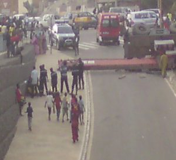 Keur Massar: Un camion fou fonce sur une foule et tue deux personnes.