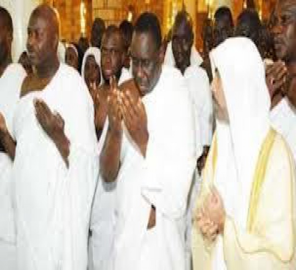 Retour au bercail: Macky Sall décale de 24 heures.