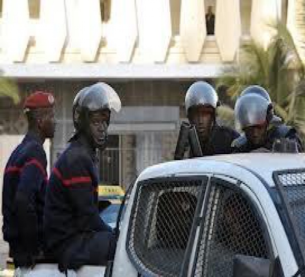 Demande d'explications suite à l'humiliation d'un gendarme dans un commissariat de Police.