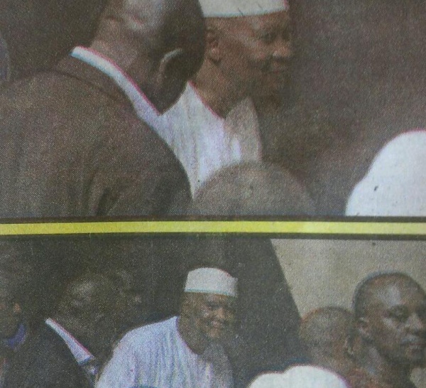 Amadou Toumani Touré sortant d'une mosquée (Photos).