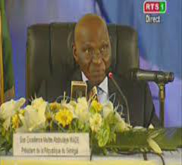 Nébuleuse autour de deux décrets signés par Abdoulaye Wade 48 heures après sa défaite.