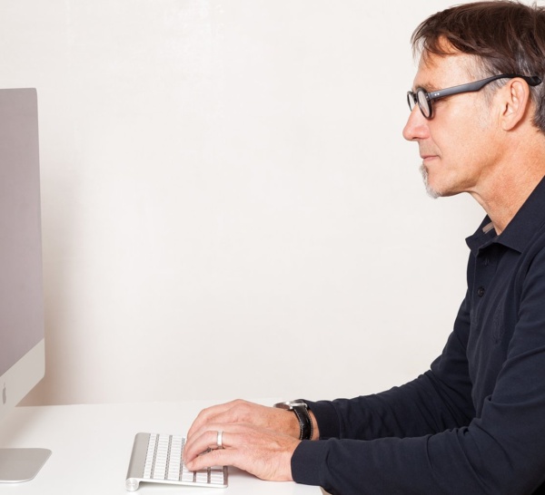 Son épouse rappelée à l’ordre par le Sénégal : Waldemar Krupski supprime son carnet de voyage sur son site professionnel.