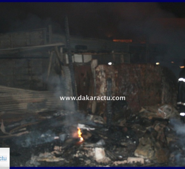 Incendie au marché "parc lambaye" de Pikine (PHOTOS)