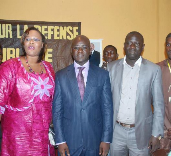 Communiqué de presse : le Mouvement Jambaar renouvelle sa confiance à SEM le Président Macky SALL