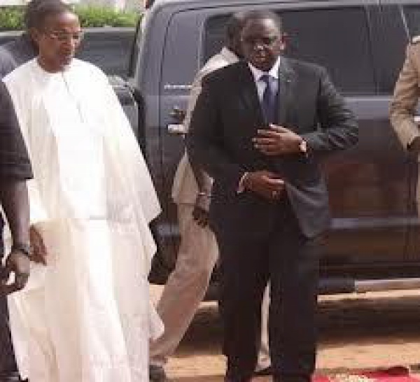 Dernière minute : Macky Sall et l'ensemble du gouvernement viennent à la base militaire de Ouakam.