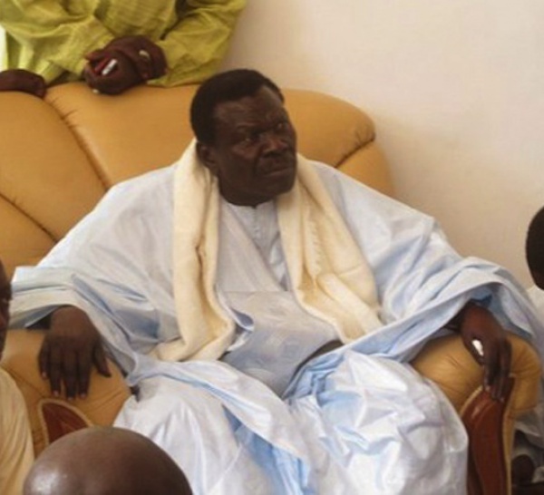 Dernière minute:  Karim Wade , Adama Sall , Samuel Sarr et Oumar Sarr  ont rendu visite à cheikh Béthio Thioune, au pavillon spécial!