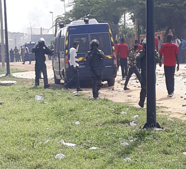 Cité Terme Sud de Ouakam : des familles s’opposent à leur déguerpissement par la Comico et affrontent les forces de l’ordre...