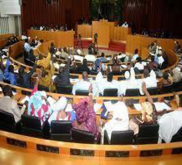 SENEGAL-ASSEMBLEE : Les députés examinent le projet de loi sur la Haute Cour de justice