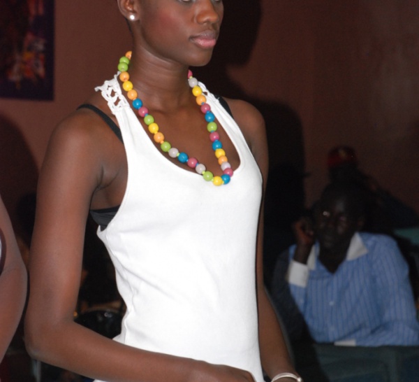 Aida Ndao la miss Africités 2012 se lance dans l’humanitaire : Elle est la présidente de la fondation feeling du coeur (AIDES ENTRE AIDES)