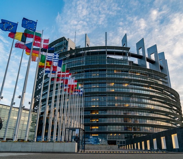 Maintien de l’interdiction d’entrée de ressortissants de pays africains dans l’espace Schengen malgré le recul du coronavirus sur le continent : De qui se moque l’Union Européenne ?