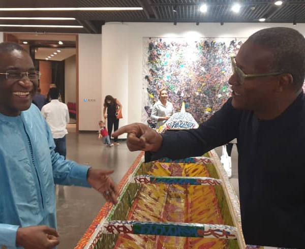 Exposition «HÉRITAGE» : Les présidents Racine SY et Oumar SOW au rendez-vous de l'hommage du graffeur JonOne à l’Afrique.