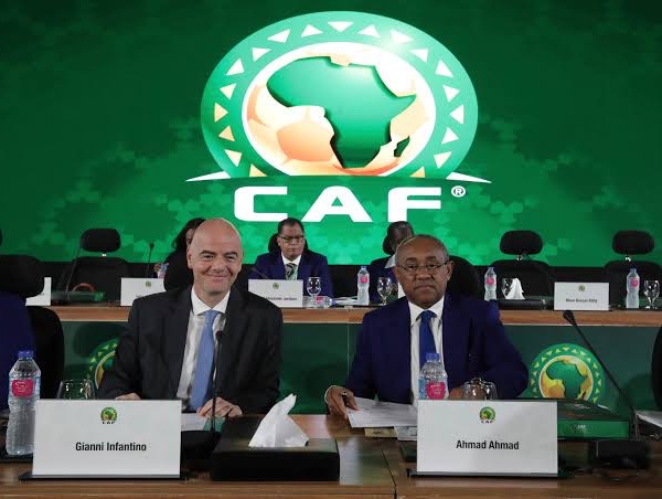 Football : Le président de la CAF Ahmad Ahmad est suspendu cinq ans par la Fifa.
